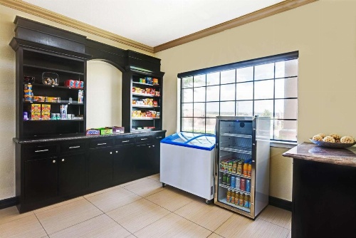 SureStay Plus Hotel by Best Western San Antonio Airport image 15